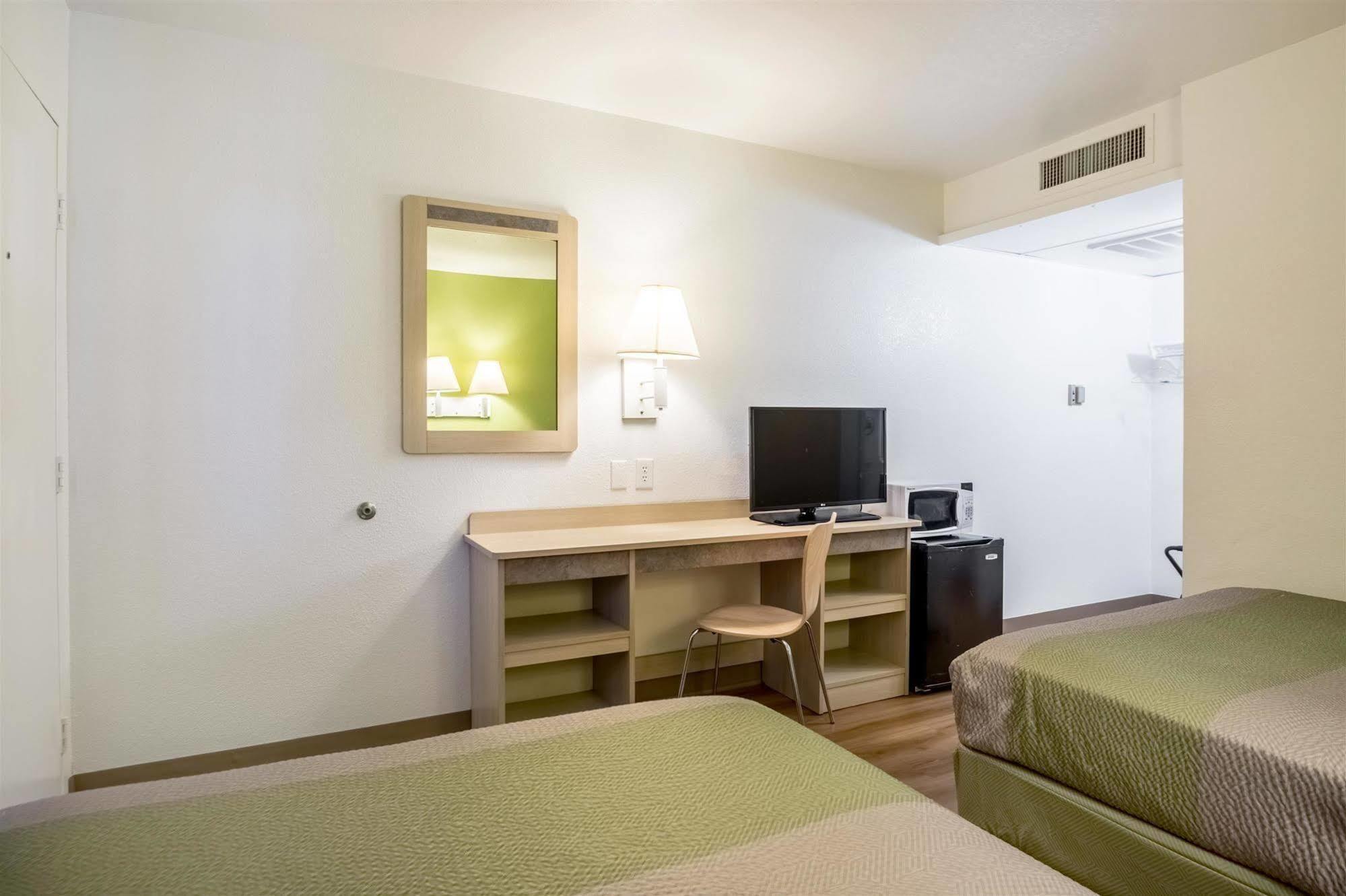 Motel 6-Pueblo, Co - I-25 外观 照片